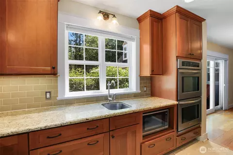 Kitchen - 24537 SE 384th St, Enumclaw, WA 98022 photo 4 of 5