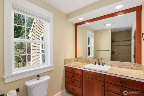 Bath - 24537 SE 384th St, Enumclaw, WA 98022 photo 1 of 4