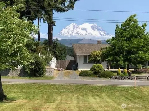 116 Pennsylvania Ave N, Eatonville, WA 98328