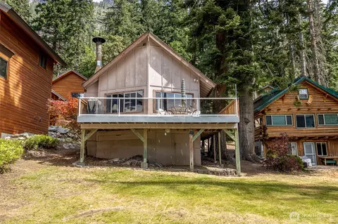 17745 N Shore Dr, Leavenworth, WA 98826