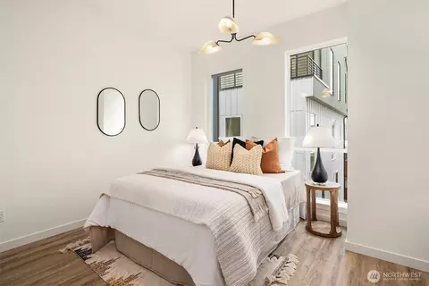Bedroom - 1024 E John St, Seattle, WA 98102 photo 1 of 3