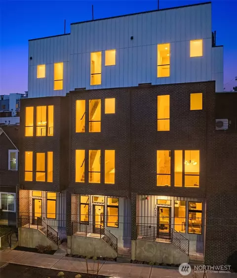 1024 E John St, Seattle, WA 98102