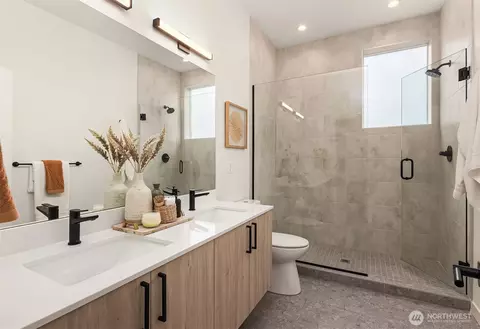 Bath - 1024 E John St, Seattle, WA 98102 photo 2 of 5