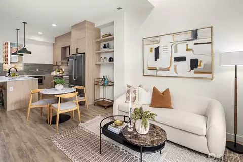 Living - 1024 E John St, Seattle, WA 98102 photo 1 of 2