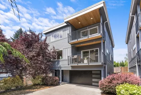 9909 123rd Ln NE, Kirkland, WA 98033
