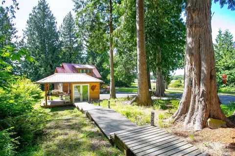 Exterior - 3915 Gilmore Rd, Everson, WA 98247 photo 4 of 12