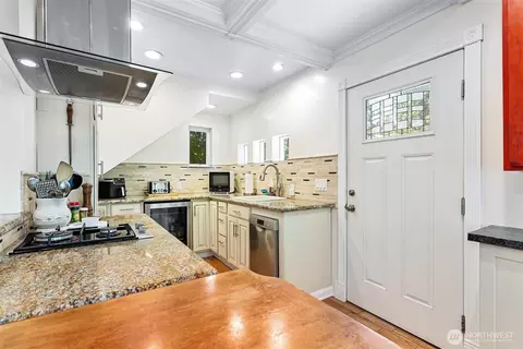 Kitchen - 3915 Gilmore Rd, Everson, WA 98247 photo 1 of 5