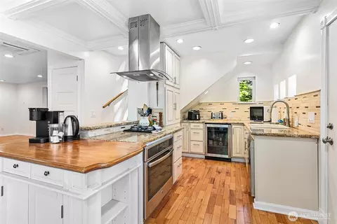 Kitchen - 3915 Gilmore Rd, Everson, WA 98247 photo 2 of 5