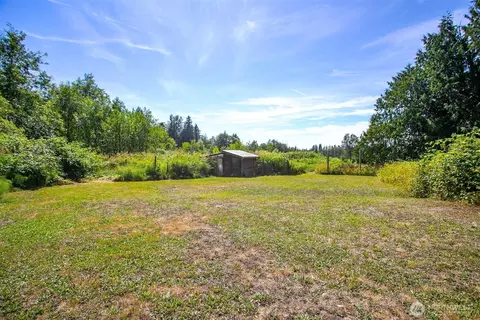 Exterior - 3915 Gilmore Rd, Everson, WA 98247 photo 6 of 12