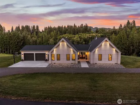 180 Eagle Ct, Woodland, WA 98674