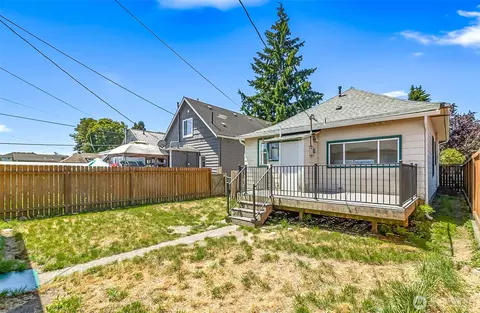 Exterior - 1823 Rainier Ave, Everett, WA 98201 photo 5 of 6