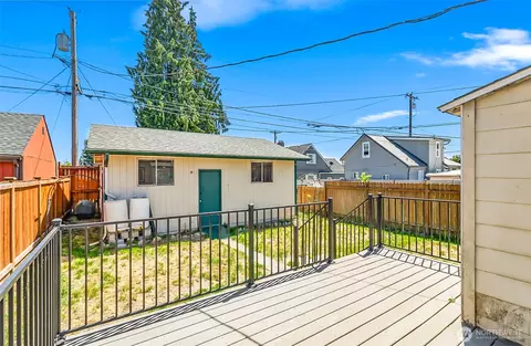 Exterior - 1823 Rainier Ave, Everett, WA 98201 photo 3 of 6