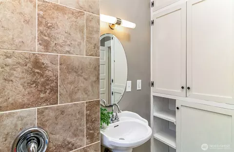 Bath - 1823 Rainier Ave, Everett, WA 98201 photo 2 of 2