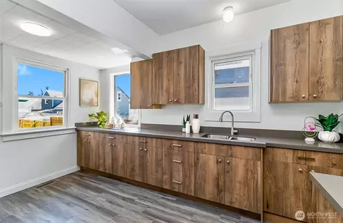 Kitchen - 1823 Rainier Ave, Everett, WA 98201 photo 2 of 3