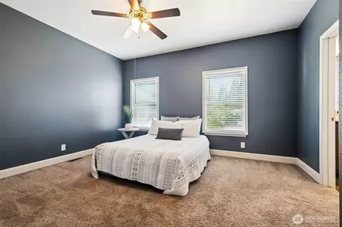 1207 Maple Dr, Enumclaw, WA 98022 photo 12