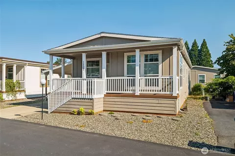 1207 Maple Dr, Enumclaw, WA 98022 photo 2