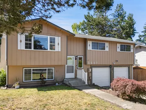 6897 Helena Dr NE, Bremerton, WA 98311