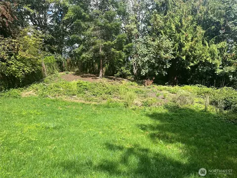 4610 Hemlock Ln NW, Gig Harbor, WA 98335