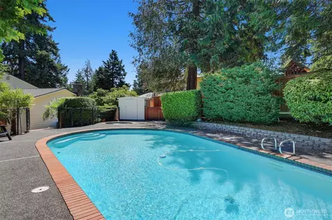 Exterior - 207 215th St SE, Bothell, WA 98021 photo 11 of 13