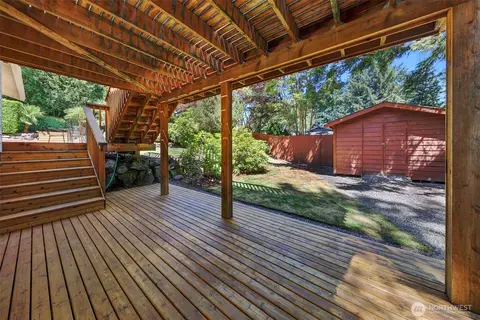 Exterior - 207 215th St SE, Bothell, WA 98021 photo 7 of 13