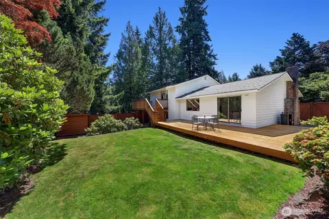 Exterior - 207 215th St SE, Bothell, WA 98021 photo 4 of 13