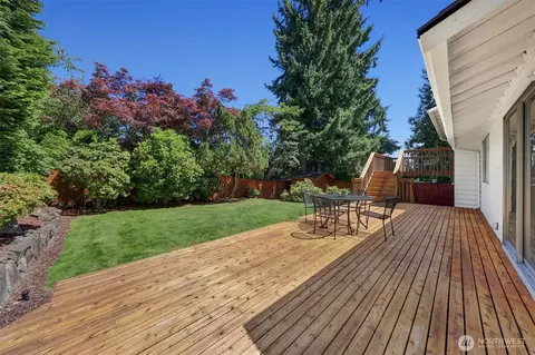 Exterior - 207 215th St SE, Bothell, WA 98021 photo 3 of 13