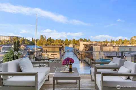 2814 Boyer Ave E, Seattle, WA 98102