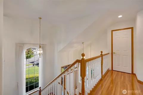Entry Way - 10516 29th Ave SE, Everett, WA 98208 photo 2 of 2