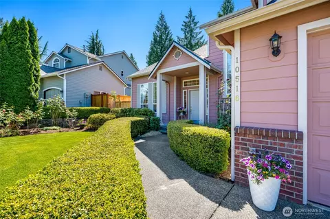 Exterior - 10516 29th Ave SE, Everett, WA 98208 photo 2 of 6
