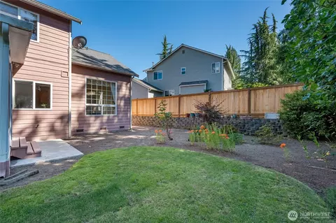 Exterior - 10516 29th Ave SE, Everett, WA 98208 photo 5 of 6