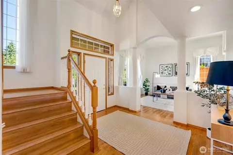 Entry Way - 10516 29th Ave SE, Everett, WA 98208 photo 1 of 2