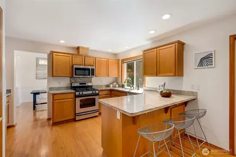 Kitchen - 10516 29th Ave SE, Everett, WA 98208 photo 1 of 2