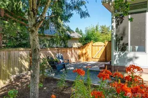 Exterior - 10516 29th Ave SE, Everett, WA 98208 photo 4 of 6