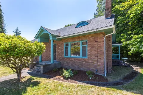 314 E 2nd St, Port Angeles, WA 98362