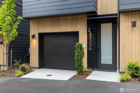1323 N 185th St #A, Shoreline, WA 98133