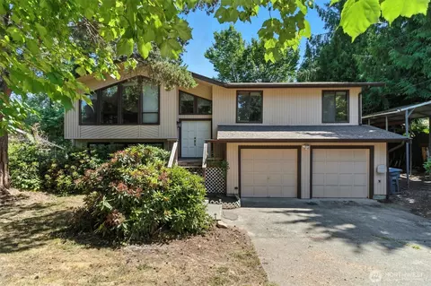 2417 179th Ave E, Lake Tapps, WA 98391