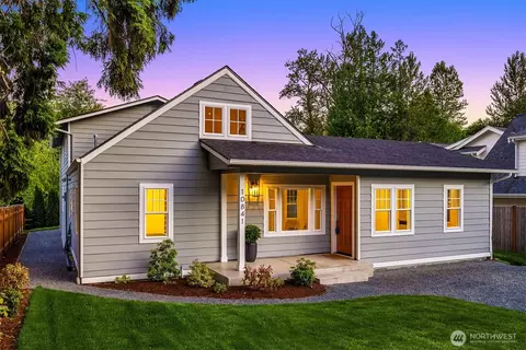 10841 NE 108th St, Kirkland, WA 98033
