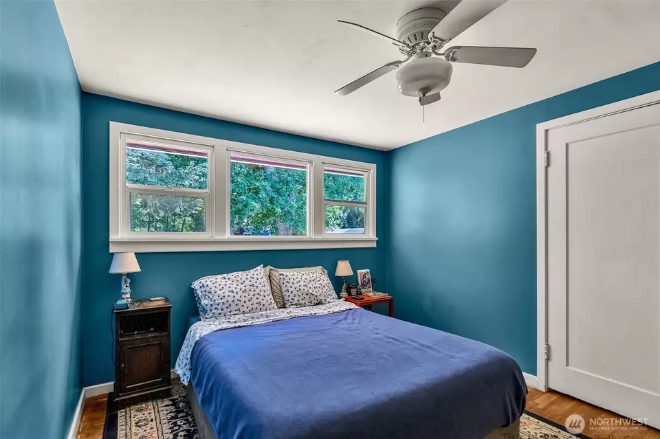 Bedroom - 2517 Lincoln Ave SE, Olympia, WA 98501 photo 4 of 4