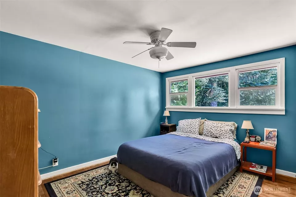 Bedroom - 2517 Lincoln Ave SE, Olympia, WA 98501 photo 3 of 4
