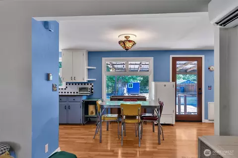 Dining - 2517 Lincoln Ave SE, Olympia, WA 98501 photo 1 of 1