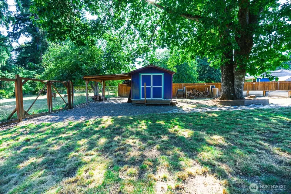 Exterior - 2517 Lincoln Ave SE, Olympia, WA 98501 photo 5 of 7