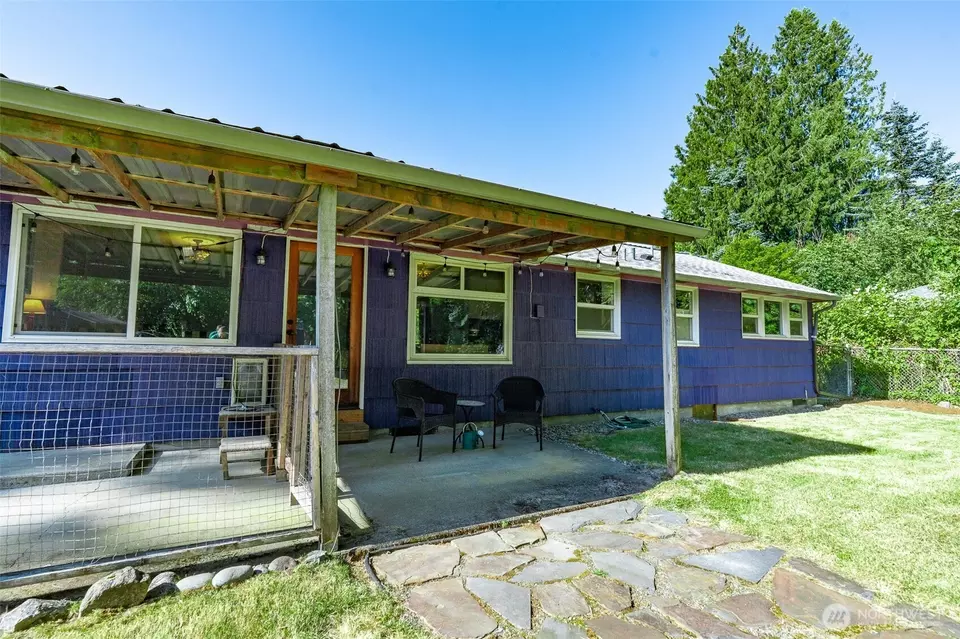 Exterior - 2517 Lincoln Ave SE, Olympia, WA 98501 photo 7 of 7