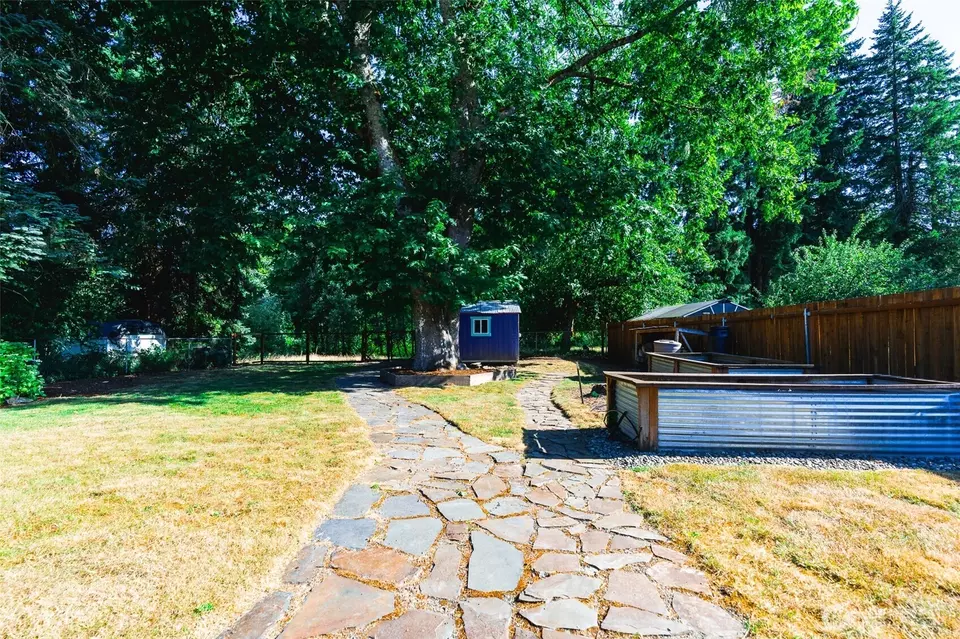 Exterior - 2517 Lincoln Ave SE, Olympia, WA 98501 photo 3 of 7