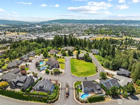 1 Center Ct, Longview, WA 98632