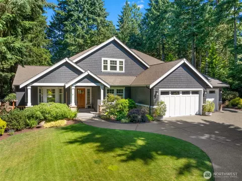 915 7th Ct, Fox Island, WA 98333