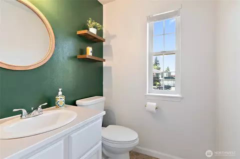 Bath - 1921 Hawk Ct, Enumclaw, WA 98022 photo 1 of 4