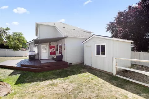 Exterior - 1921 Hawk Ct, Enumclaw, WA 98022 photo 3 of 7