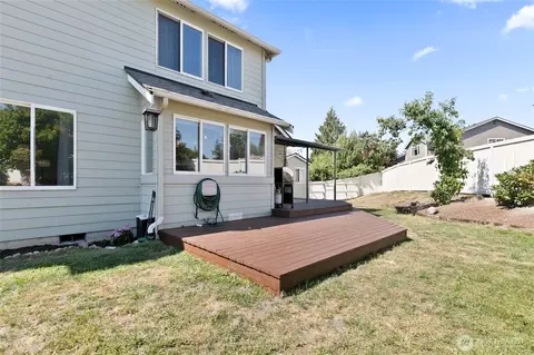 Exterior - 1921 Hawk Ct, Enumclaw, WA 98022 photo 5 of 7
