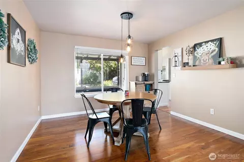 Dining - 1921 Hawk Ct, Enumclaw, WA 98022 photo 1 of 3