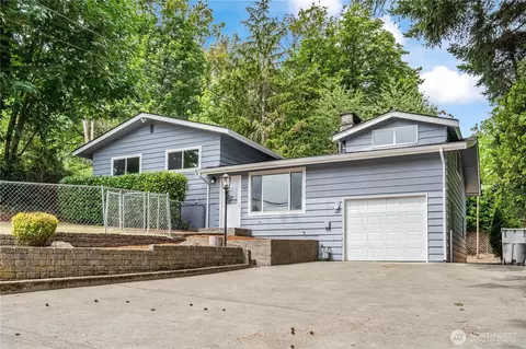 17611 118th Ave SE, Renton, WA 98058